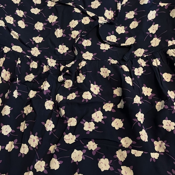 J Crew Women's Tie-neck tiered dress scattered peony print AR656 Size Med Petite - Picture 4 of 5